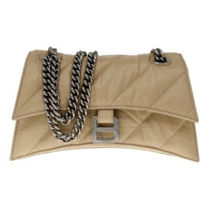 Elegant beige purse with quilt pattern