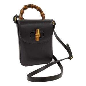 Elegant bag with long strap