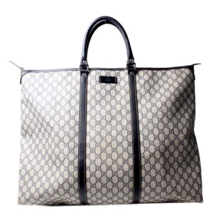 Stylish travel bag with elegant design