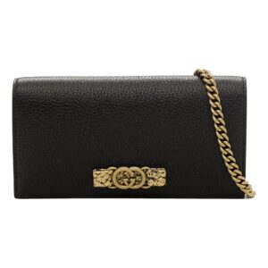 Elegant purse with decorative clasp